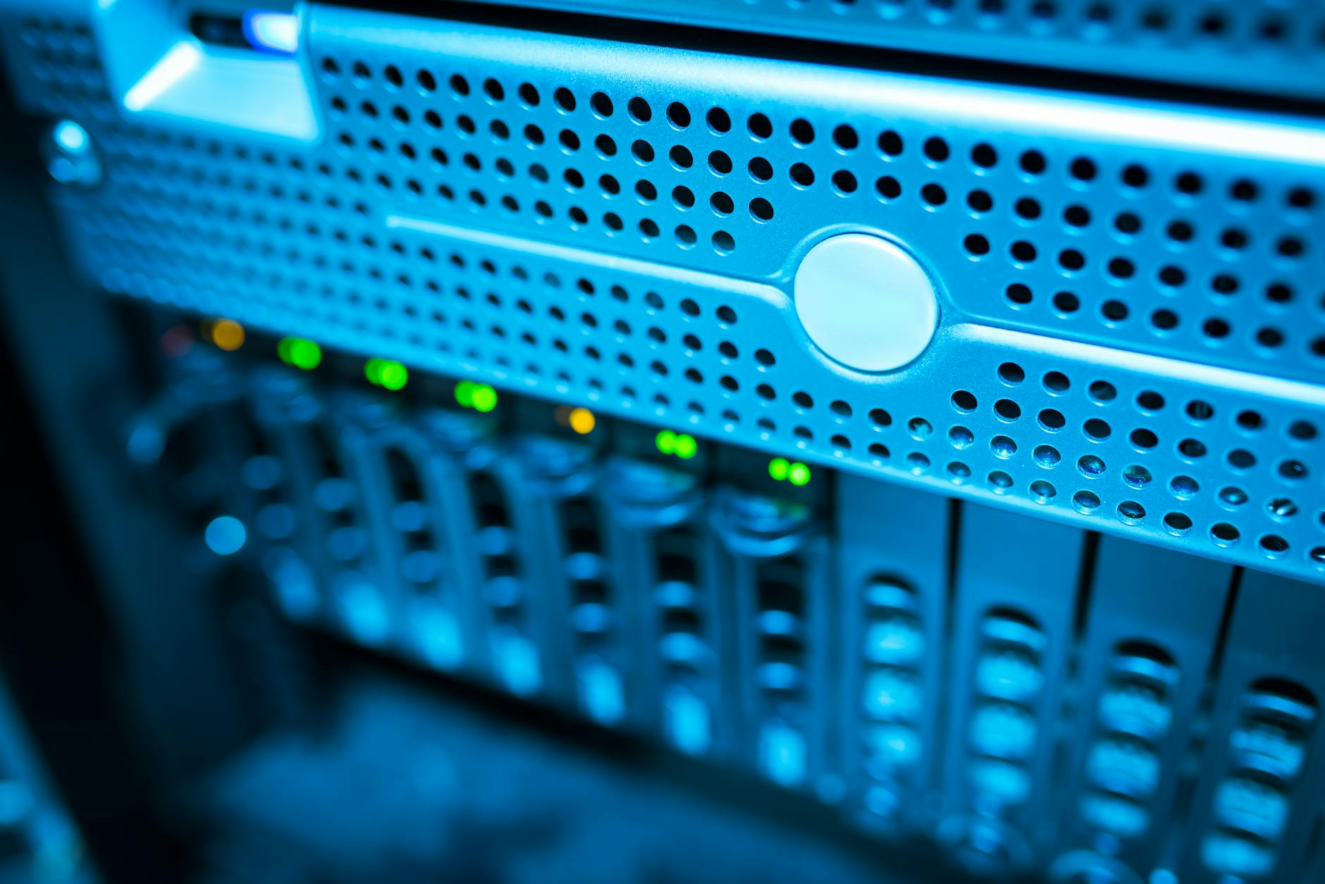 Sunucu Yönetiminde Yapay Zeka Devrimi: cPanel ve Siber Güvenlik Entegrasyonu